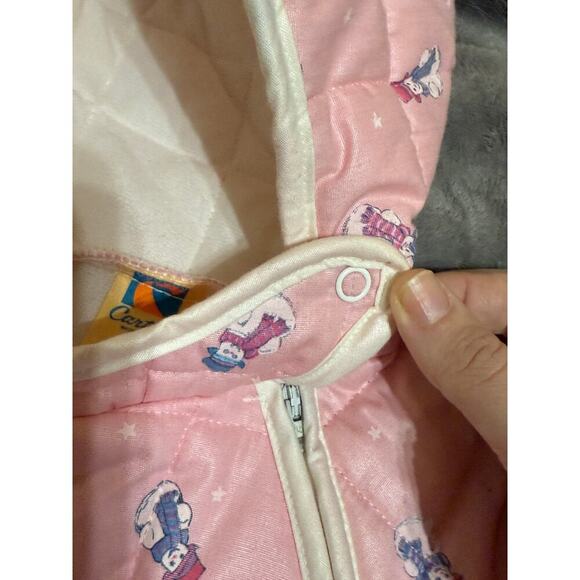 Vintage Carter’s Baby Girl Size Hooded Small up to 20lbs Quilted Winter Suit Zip - Picture 3 of 8